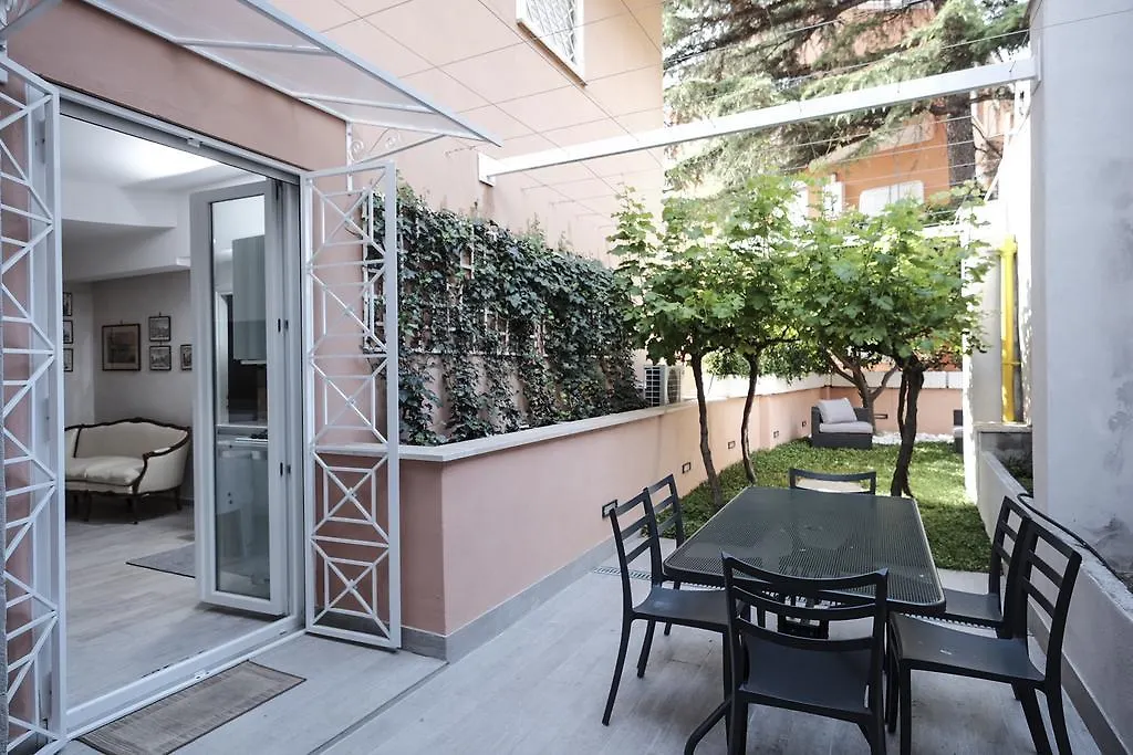 St. Peter Garden Apartment Rome